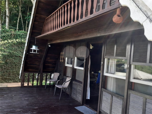 Sobrado à venda com 3 quartos, sendo 1 suíte,  em Samambaia, Mairiporã, SP