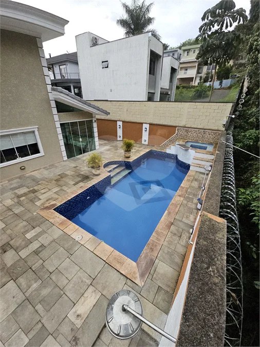 LINDA CASA PARA LOCAÇÃO COM 5 DORMITÓRIOS E PISCINA - Fernando Nobre – Cotia/SP