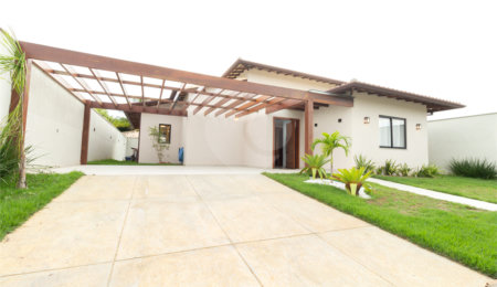 Casa em condomínio à venda com 3 quartos, sendo 2 suítes, em Caravelas, Armação dos Búzios, RJ