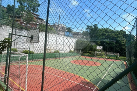 Casa à venda com 3 quartos, sendo 1 suíte, no condomínio Vila das Cores, São Paulo - SP