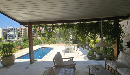 Casa à venda com 3 suítes em Jardim Vitória Régia, São Paulo, SP