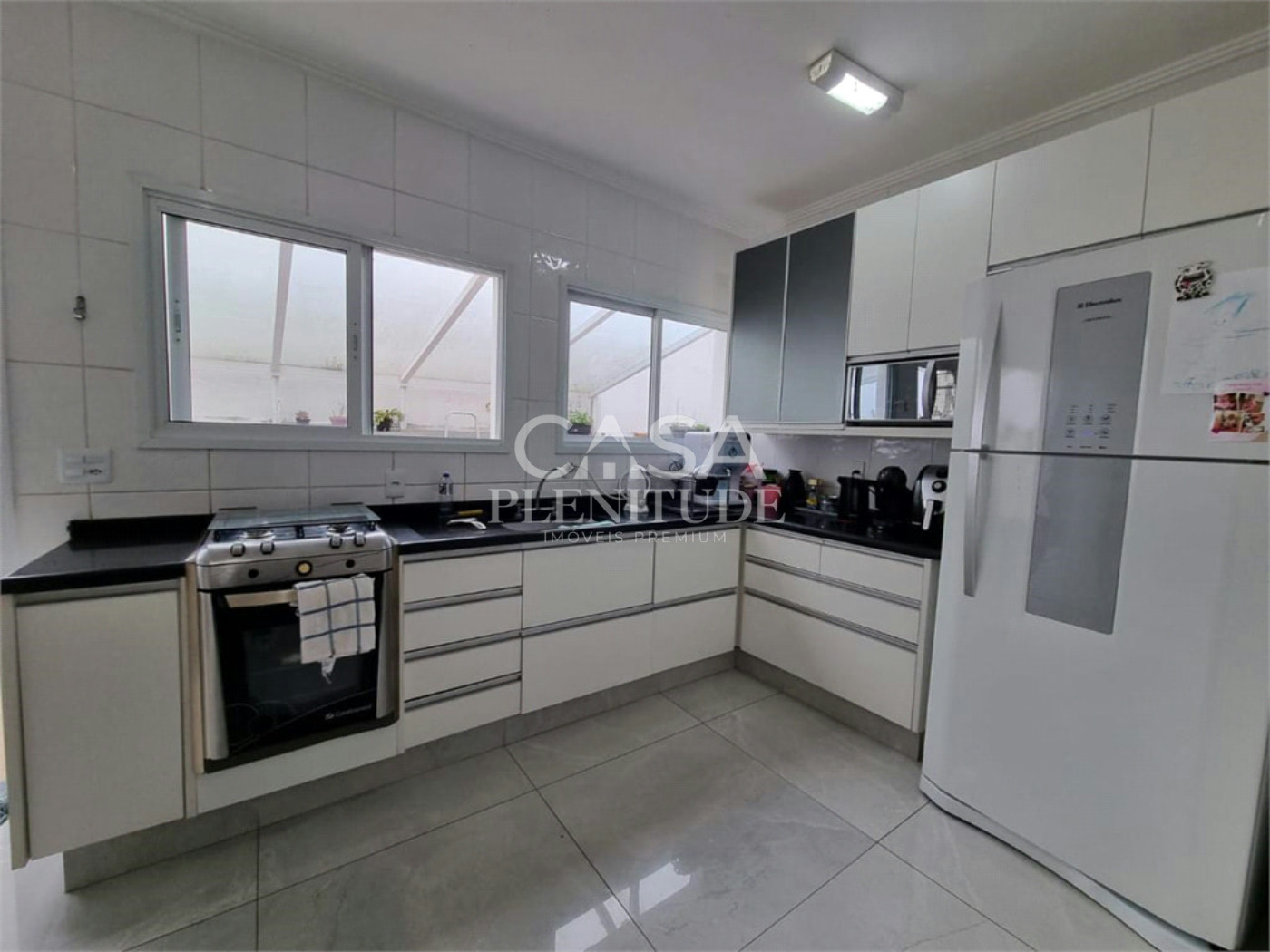 Sobrado à venda com 3 quartos, sendo 1 suíte, em Parque Residencial Villa dos Inglezes, Sorocaba, SP