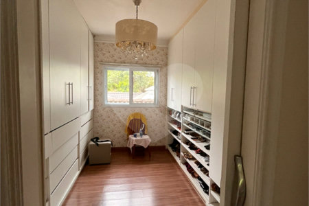 Casa à venda com 5 quartos, sendo 4 suítes,  no condomínio Terras de Santa Clara, Jacareí - SP