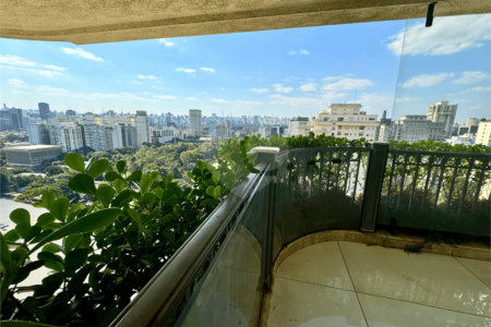 Duplex à venda ou para alugar com 5 suítes em Jardim Europa, São Paulo, SP