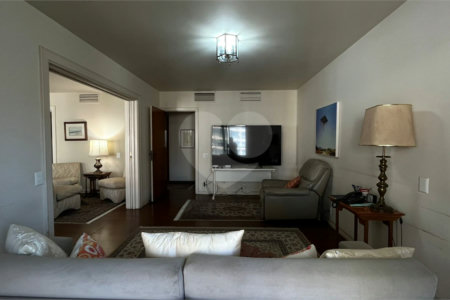 Apartamento à venda com 4 quartos, sendo 3 suítes, em Itaim Bibi, São Paulo, SP