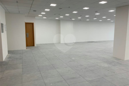 Sala à venda em Várzea de Baixo, São Paulo, SP