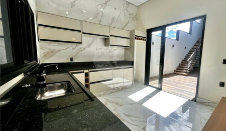Casa à venda com 3 quartos, sendo 1 suíte, em Portal dos Pinheiros Ii, Itapetininga, SP