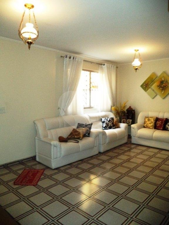 Sobrado à venda com 3 quartos, sendo 1 suíte, em Tremembé, São Paulo, SP