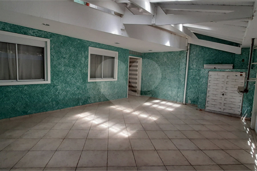 Sobrado à venda com 4 quartos, sendo 2 suítes, em Tremembé, São Paulo, SP
