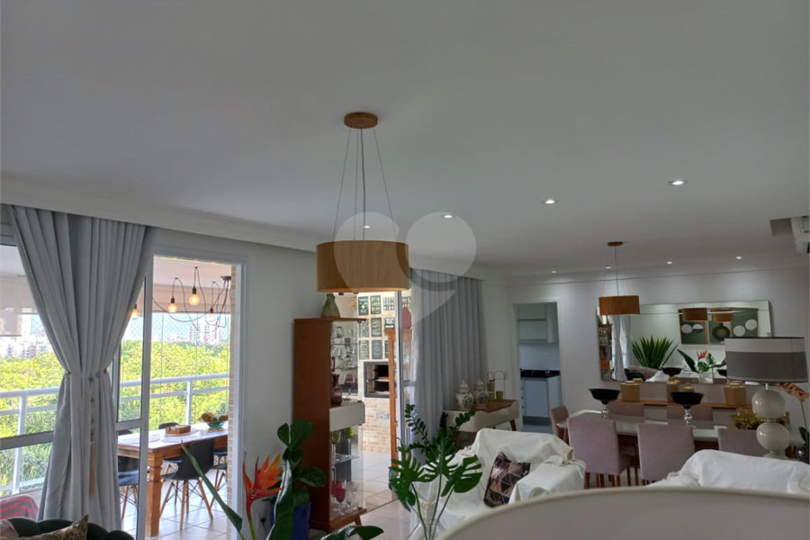 Apartamento à venda ou para alugar com 3 suítes em Enseada, Guarujá, SP