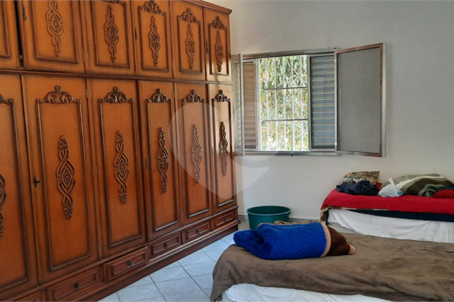 Casa à venda com 3 quartos, sendo 2 suítes, no condomínio Sausalito, Mairiporã - SP