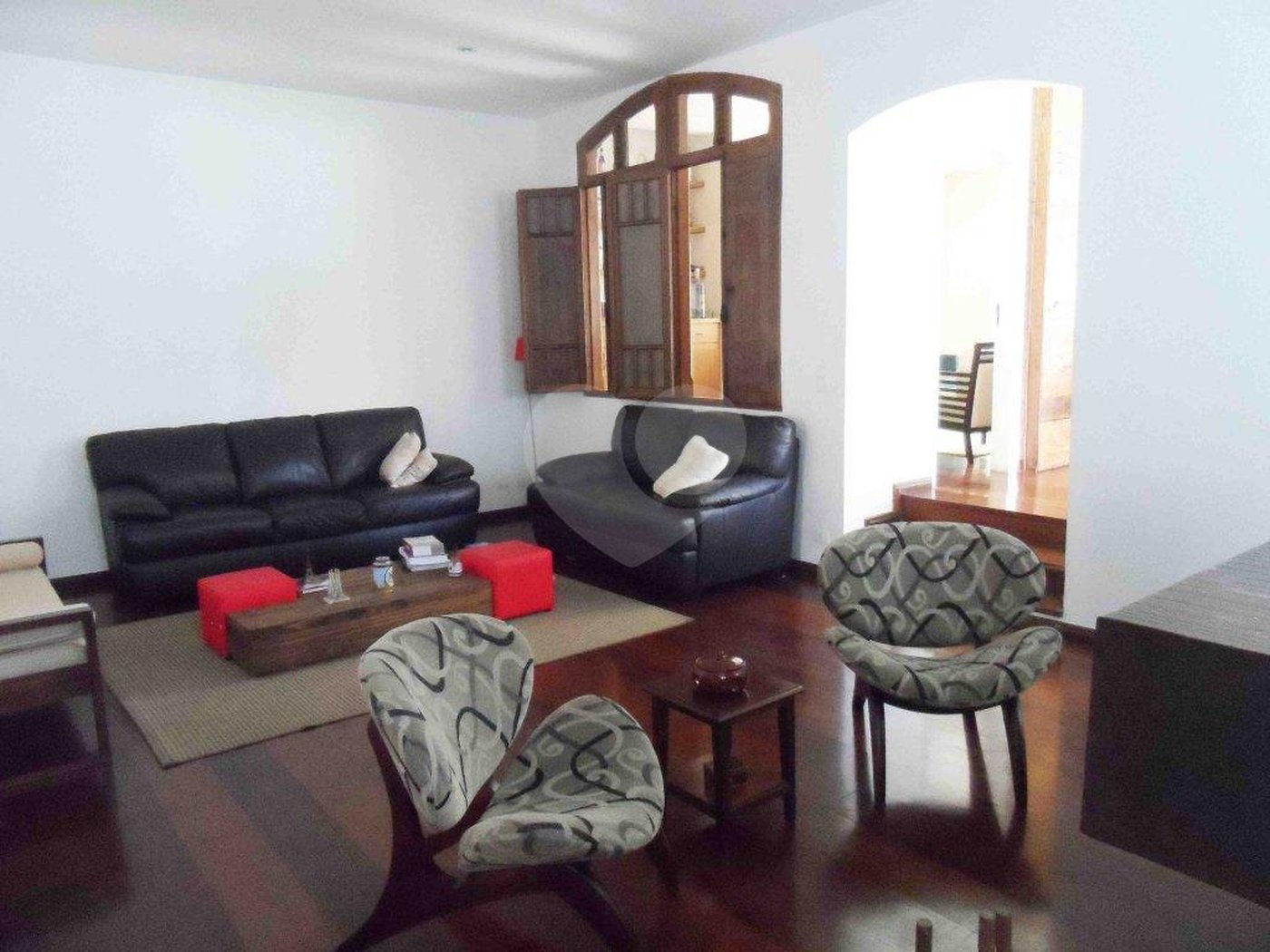 Sobrado à venda com 5 quartos, sendo 3 suítes, em Interlagos, São Paulo, SP