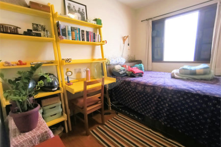 Sobrado à venda com 4 quartos, sendo 2 suítes, em Vila Morse, São Paulo, SP