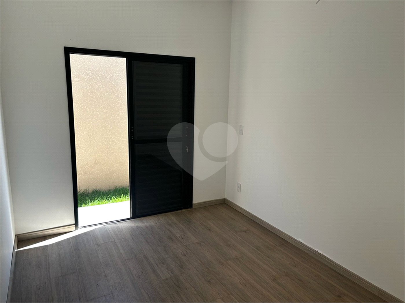 Casa à venda com 2 quartos, sendo 1 suíte,  no condomínio Residencial Marina, Itapetininga - SP