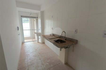 Apartamento à venda com 2 quartos, sendo 1 suíte, em Bairro do Cambará, São Roque, SP