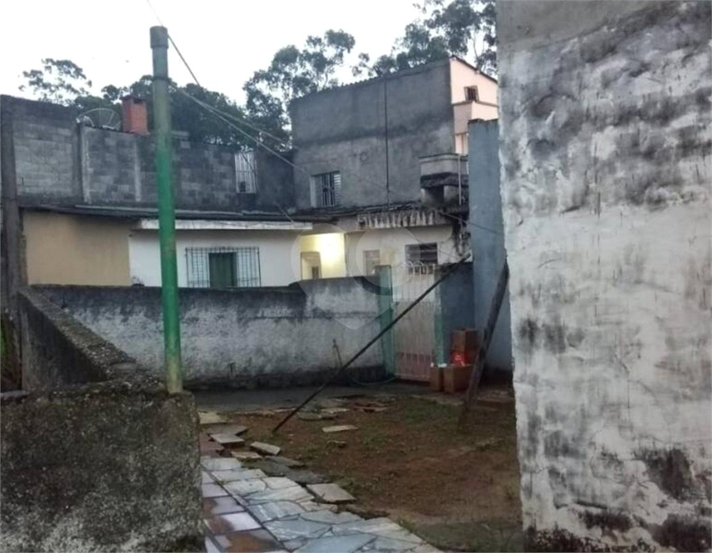 Casa à venda com 3 quartos em Jardim Indaiá, Poá, SP