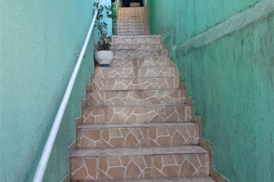 Sobrado à venda com 6 quartos em Horto, São Paulo, SP
