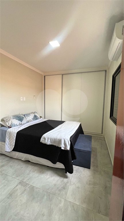 Casa à venda com 3 quartos, sendo 1 suíte, no condomínio Village Moutonnée, Salto - SP