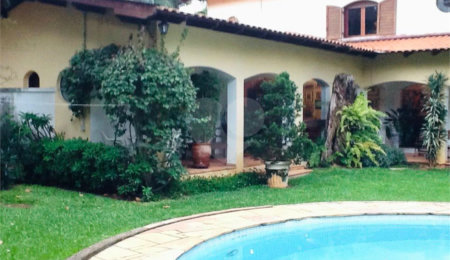 Sobrado à venda com 5 quartos, sendo 2 suítes,  em Interlagos, São Paulo, SP