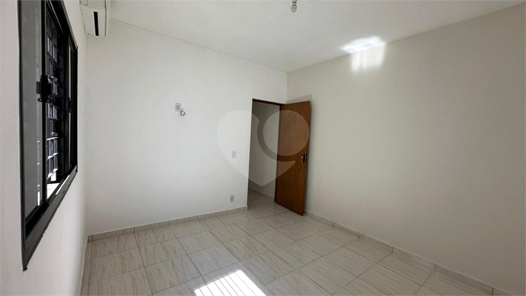 Casa à venda com 2 quartos em Vila Nastri, Itapetininga, SP
