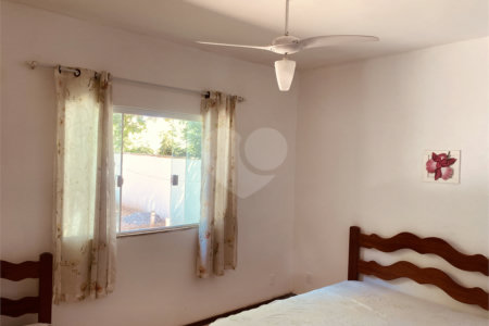 Casa em condomínio para alugar com 2 quartos, sendo 1 suíte, em Caravelas, Armação dos Búzios, RJ