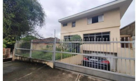 Sobrado à venda com 4 quartos, sendo 3 suítes,  em Jardim Petrópolis, São Paulo, SP