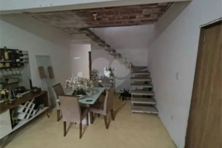 Casa à venda com 2 quartos no condomínio Antilhas, Cotia - SP