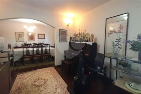 Casa à venda com 4 quartos, sendo 2 suítes, em MORUMBI, São Paulo, SP