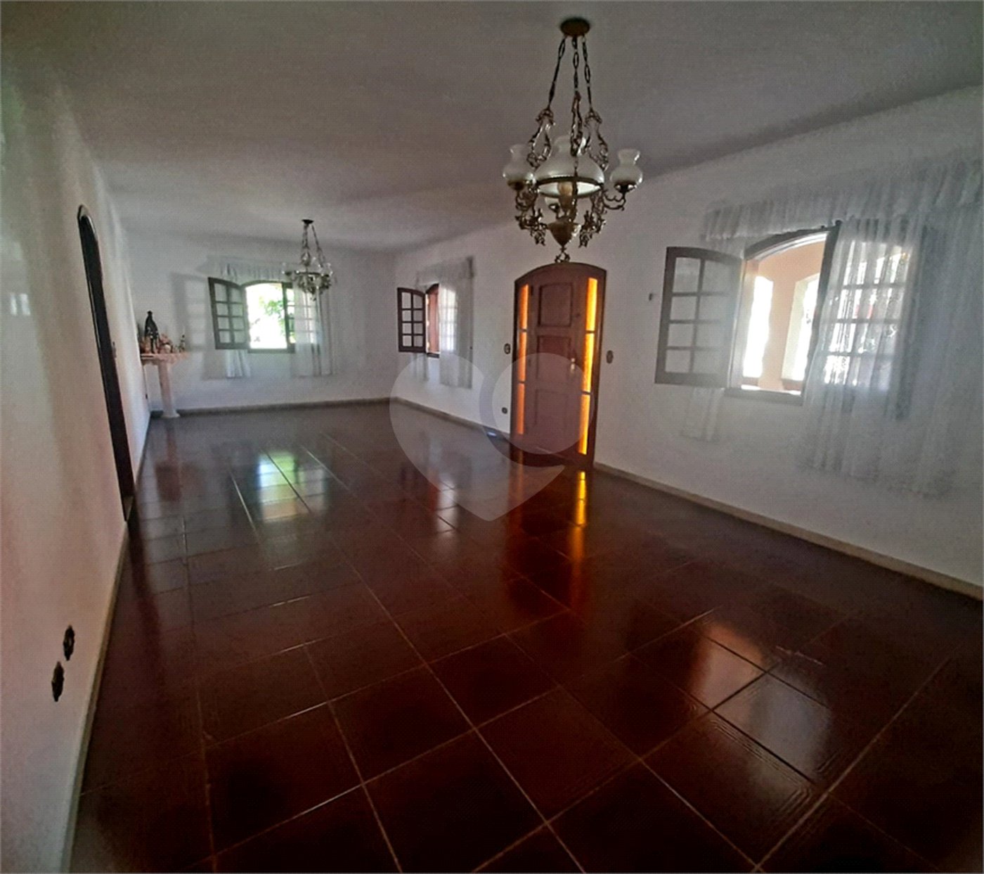 Casa à venda com 3 quartos, sendo 1 suíte, no Centro, Vinhedo, SP