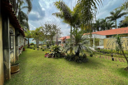 Casa à venda com 4 suítes no condomínio Miollo da Granja, Cotia - SP