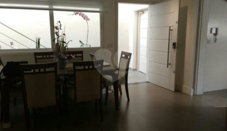 Casa Térrea à venda com 5 quartos, sendo 2 suítes,  em Água Fria, São Paulo, SP