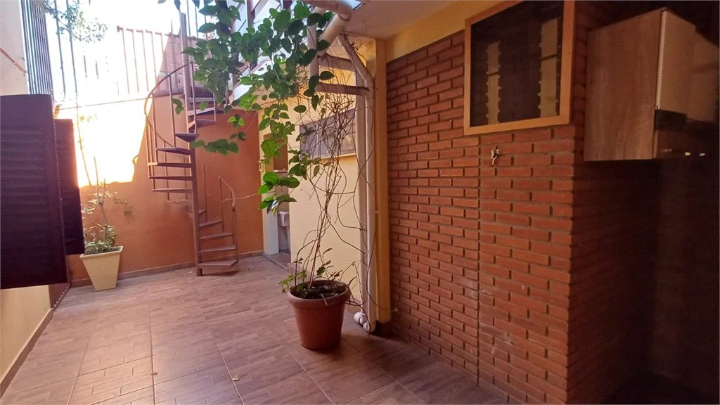 Sobrado à venda com 5 quartos, sendo 2 suítes, em Parque Continental, São Paulo, SP