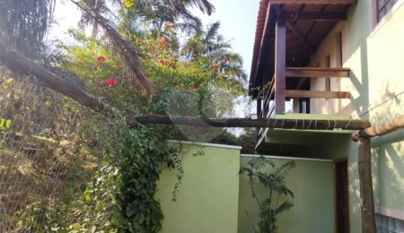 Casa à venda com 3 quartos, sendo 2 suítes,  no condomínio Residencial Jardim Lago da Cantareira, Mairiporã - SP