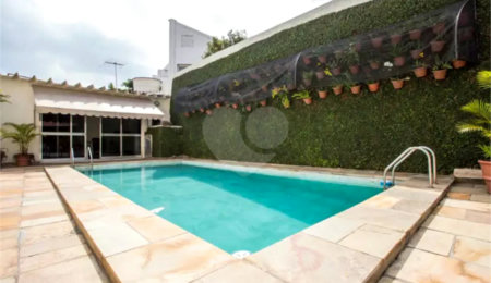 Casa à venda com 3 suítes no condomínio Praça Coronel Fernandes de Lima,47, São Paulo - SP