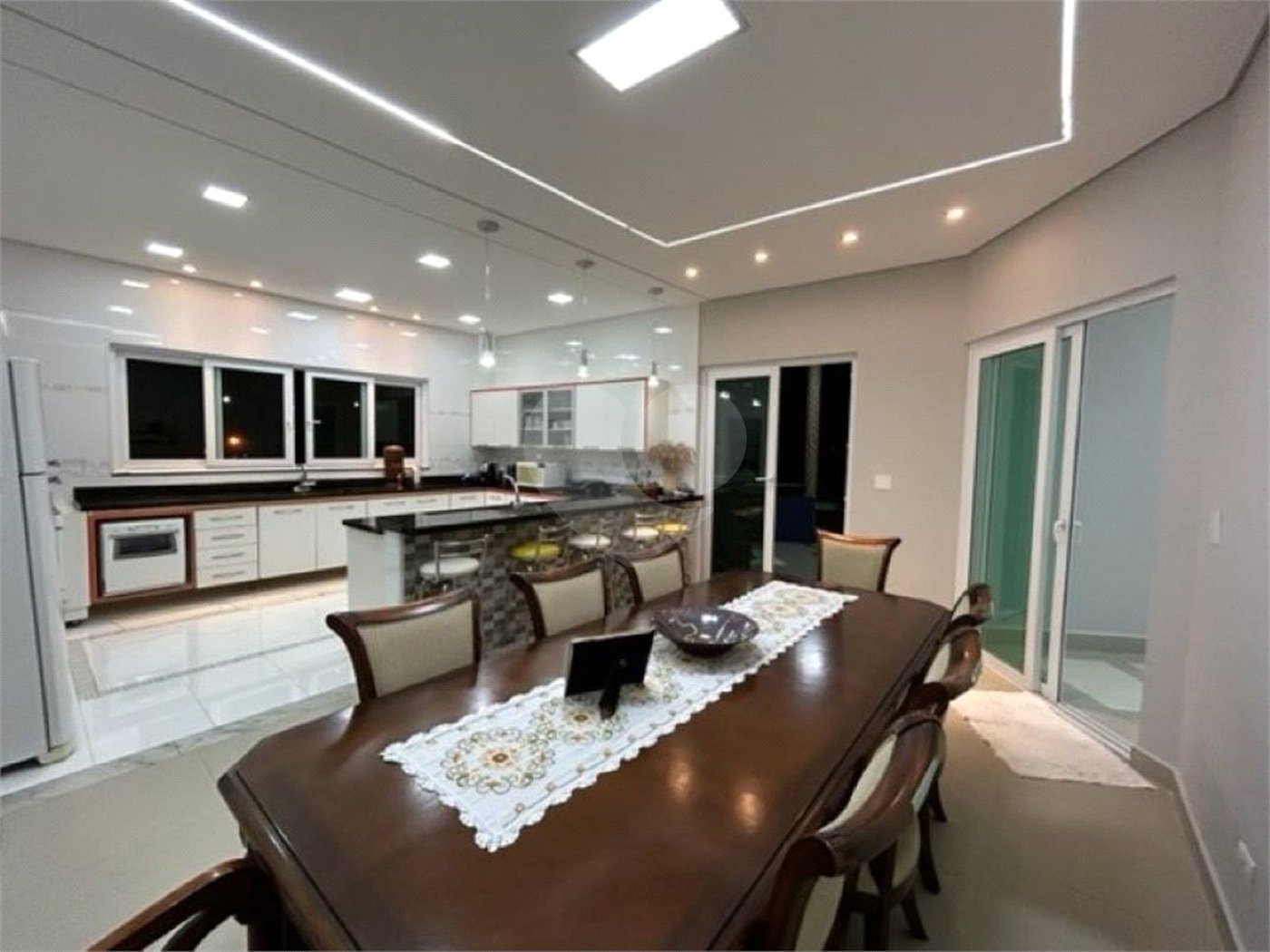 Casa à venda com 4 suítes no condomínio Aruã Eco Park, Mogi das Cruzes - SP