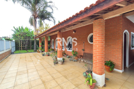 Casa à venda com 4 quartos, sendo 1 suíte,  em Villarejo Sopé da Serra (Vilarejo), Cabreúva, SP