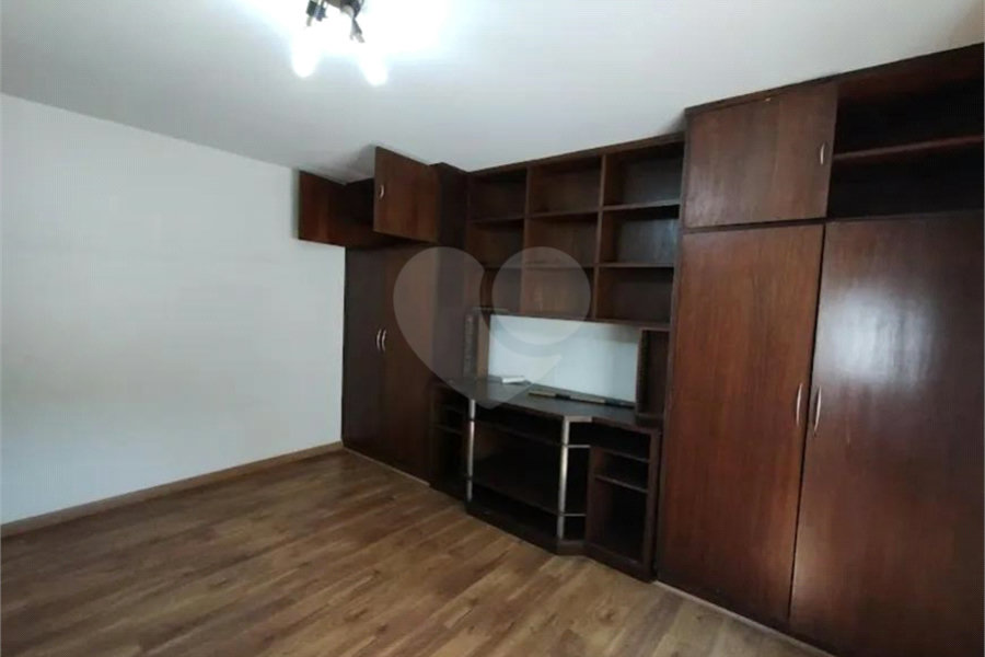 Casa à venda com 3 quartos, sendo 1 suíte,  em Vila Mariana, São Paulo, SP