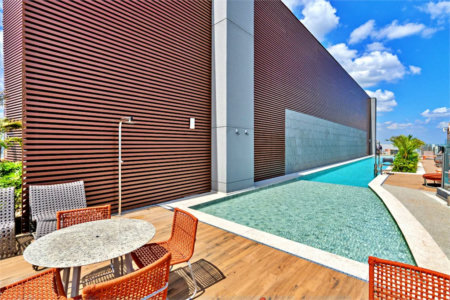 Apartamento à venda com 4 quartos, sendo 2 suítes,  em Jardim das Acácias, São Paulo, SP