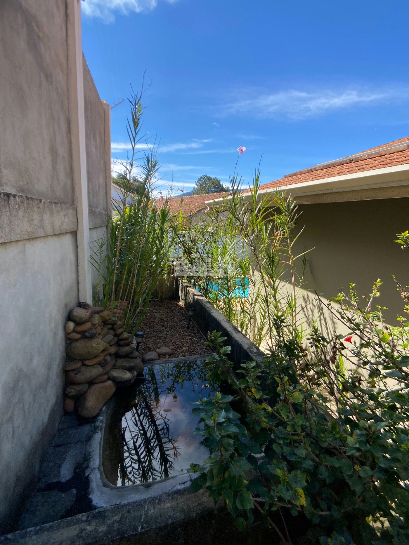 Casa à venda com 3 quartos, sendo 1 suíte, com vista deslumbrante em Recreio Maristela, Atibaia