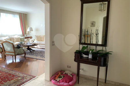 Apartamento à venda com 3 quartos, sendo 1 suíte, em Itaim Bibi, São Paulo, SP
