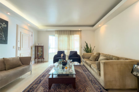 Apartamento com 190 metros 3 suítes 4 vagas de garagem