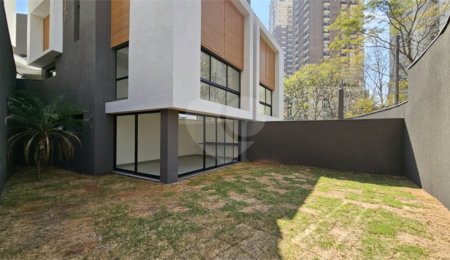 Casa à venda com 4 suítes no condomínio Cube Cidade Jardim, São Paulo - SP