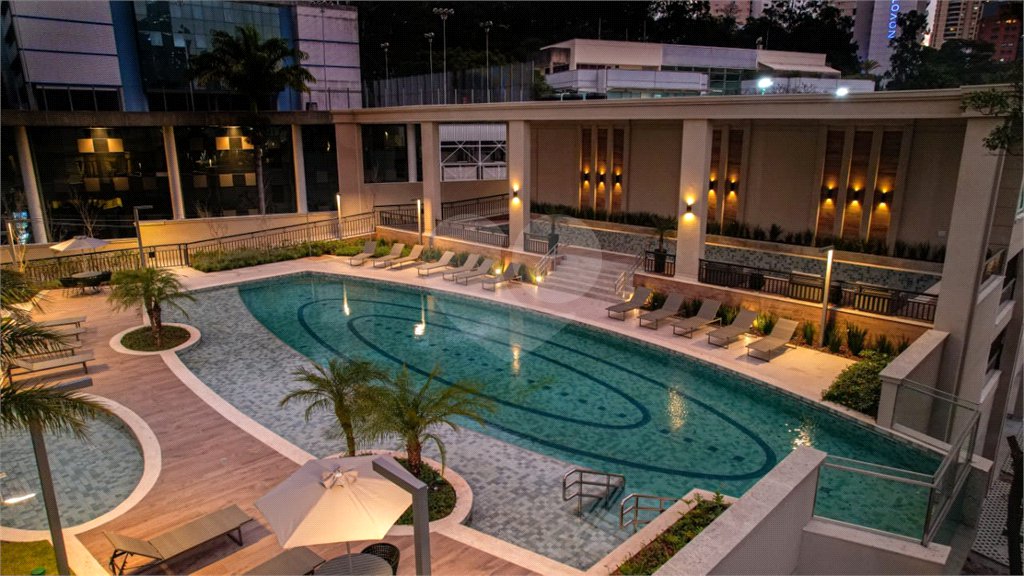 Apartamento à venda com 4 suítes em Real Parque, São Paulo, SP
