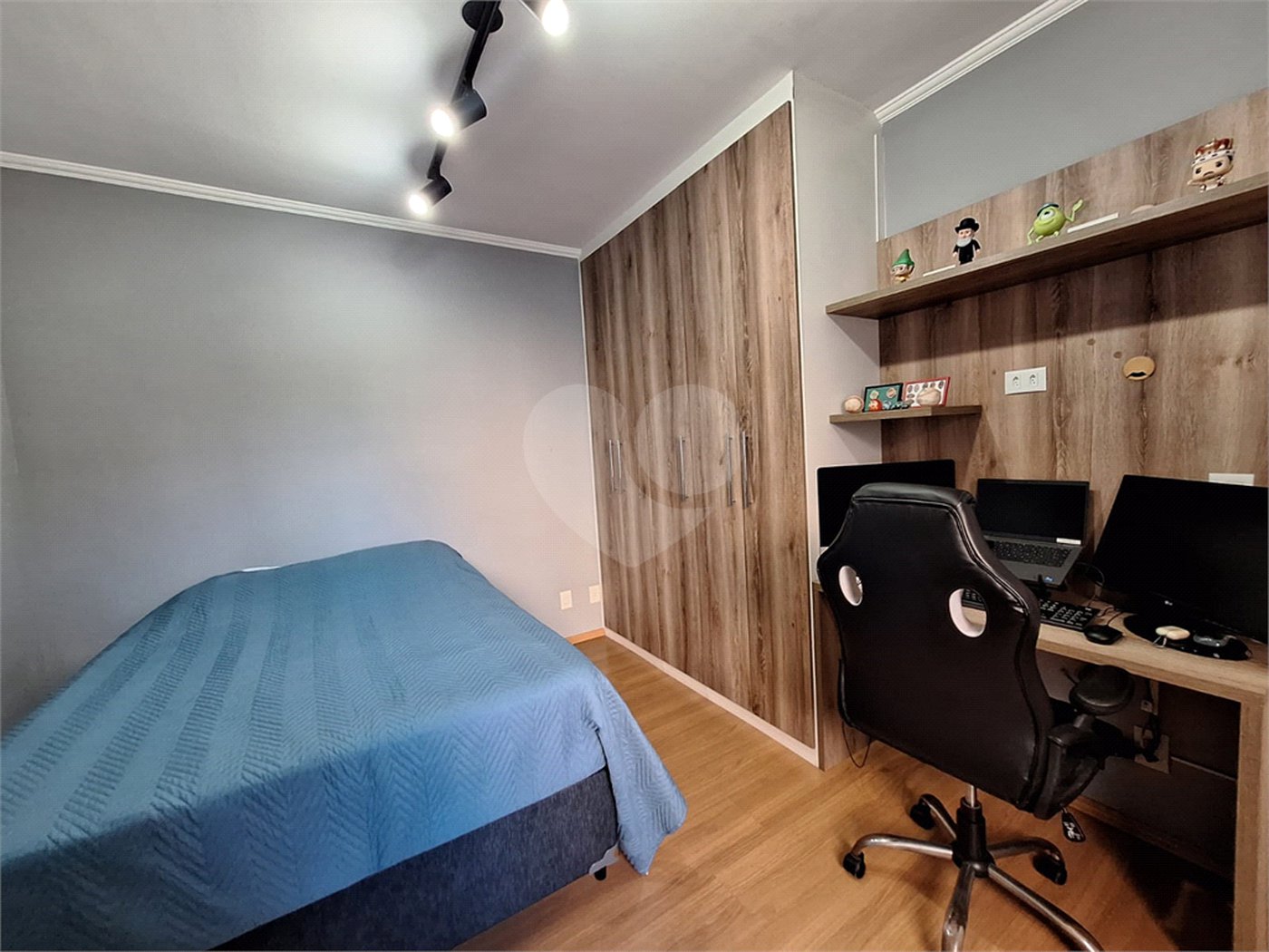Casa à venda com 3 quartos, sendo 1 suíte, no condomínio Villaggio Tronchim, São Paulo - SP