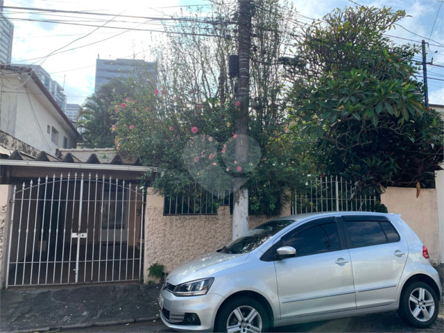 Casa Térrea à venda com 3 quartos em Chácara Santo Antônio (zona Sul), São Paulo, SP
