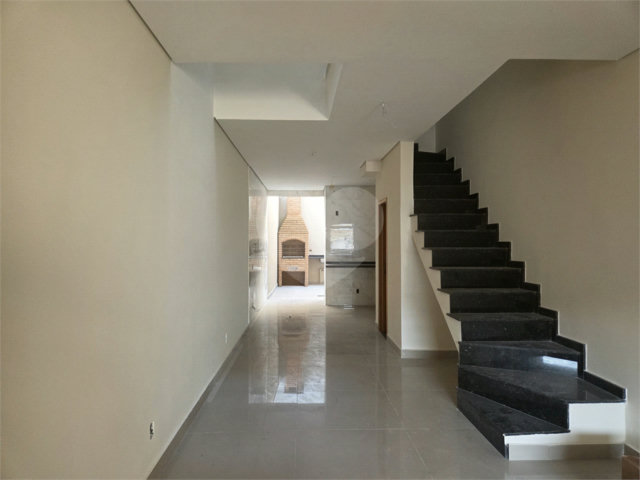 Sobrado à venda com 3 quartos, sendo 1 suíte,  em Campo Grande, São Paulo, SP