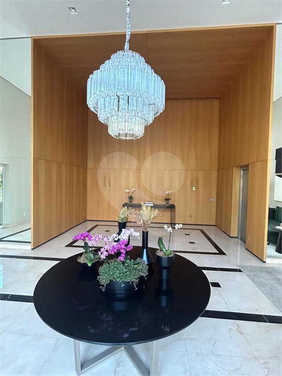 Apartamento à venda com 3 suítes em Indianópolis, São Paulo, SP