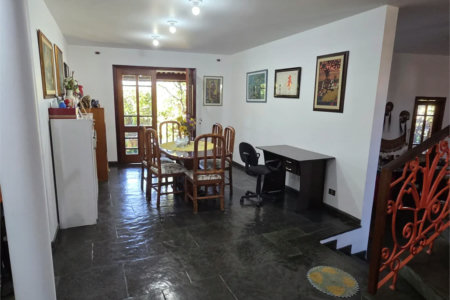 Casa à venda com 4 quartos, sendo 2 suítes,  em Cidade São Francisco, São Paulo, SP