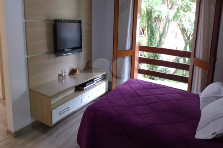 Casa à venda com 4 quartos, sendo 2 suítes,  no condomínio Ypê Branco I, São Paulo - SP