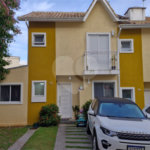 Casa à venda com 3 quartos, sendo 1 suíte,  no condomínio Moradas do Horto, São Paulo - SP